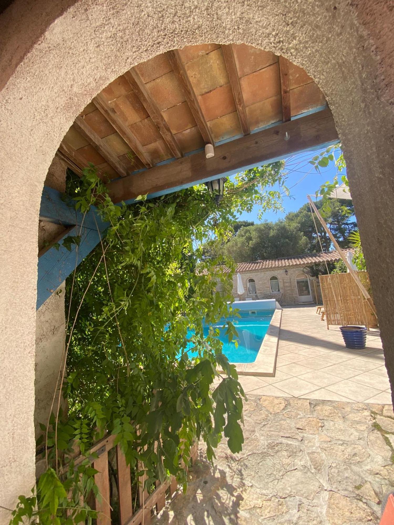 Le Patio Aux Oiseaux Bed & Breakfast La Ciotat Luaran gambar